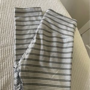 EUC, Athleta, white and grey striped leggings! XS